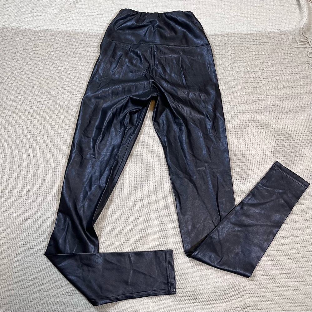 Aritzia Wilfred Free Leggings Women’s XS Black Vegan Leather Hi Rise Pull On